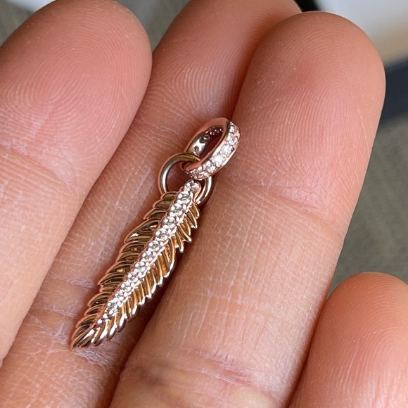 NWOT Retired Pandora Gold Angel Wing w/ Bling CZ stones - Picture 4 of 8